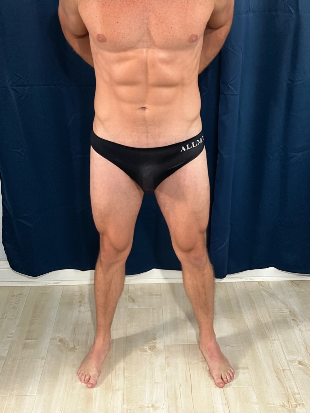 Men’s seamless black thong NWOT